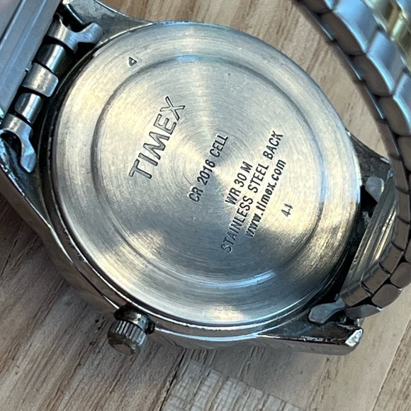 Timex Men’s Watch Indiglo Easy Reader Two Tone Stretch Bracelet Dark Gray Dial - Picture 8 of 10